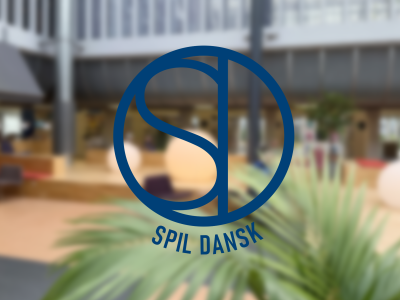 Spil Dansk logo med baggrund