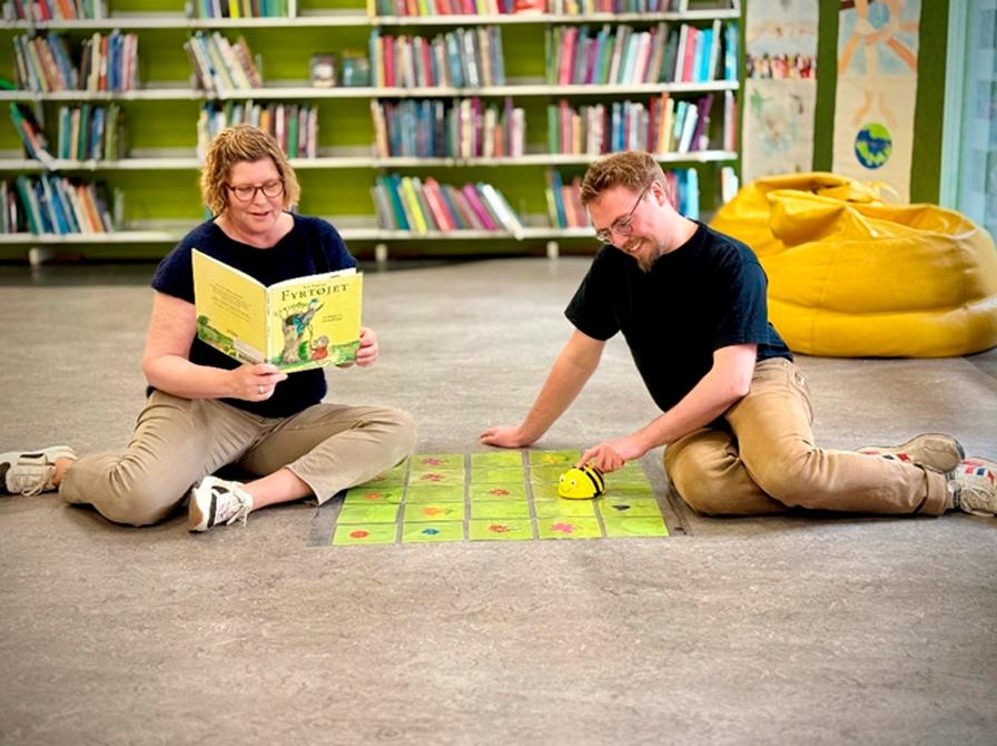 Sanne og Jacob i børnebiblioteket